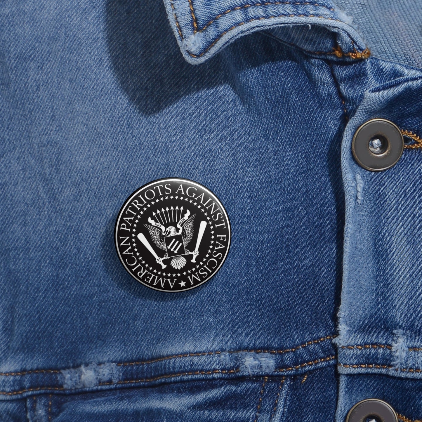 Patriotes américains contre le fascisme - Pin's