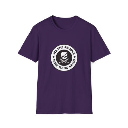 We The People Bow To No Kings – T-Shirt